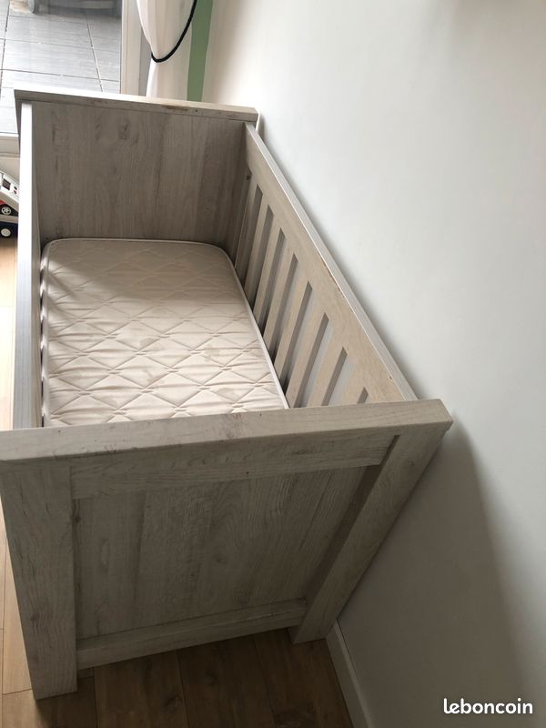 Lit + matelas bébé (image 2)