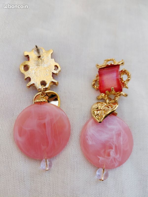 Boucles d'oreilles doré et rose (image 4)