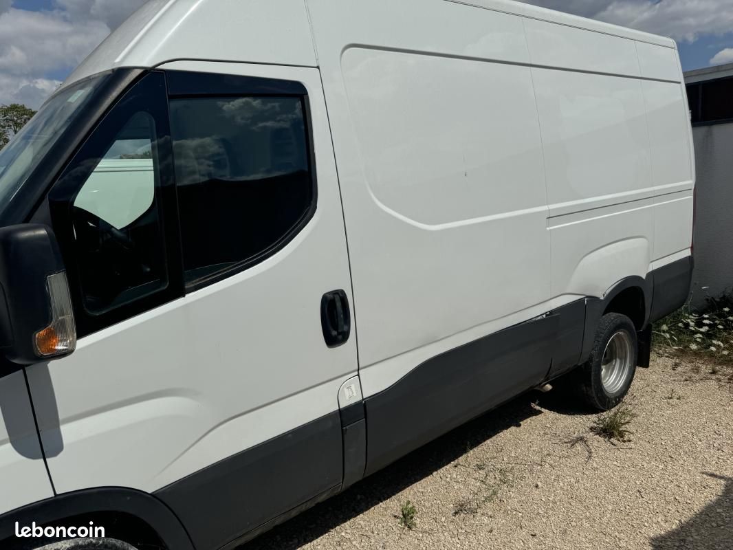 Iveco Daily DOUBLE ESSIEU 35s 2.3D 136cH/VENTE A PRO/TVA (image 4)