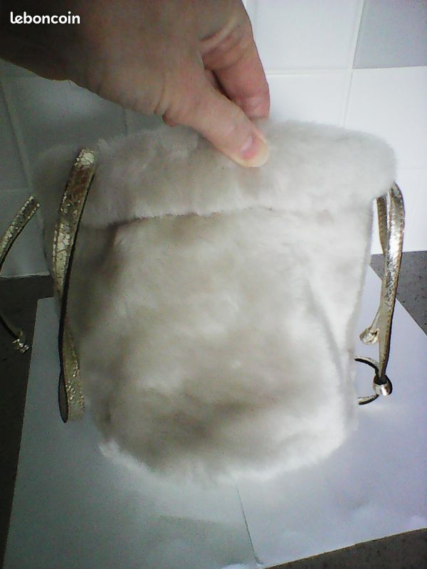 Sac bourse neuf MAINFIELD cuir et fourrure en laine sable et doré 20 x 20 cm (image 8)