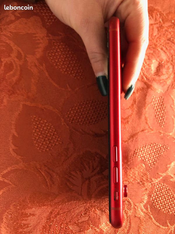 IPhone xr rouge 64 (image 6)