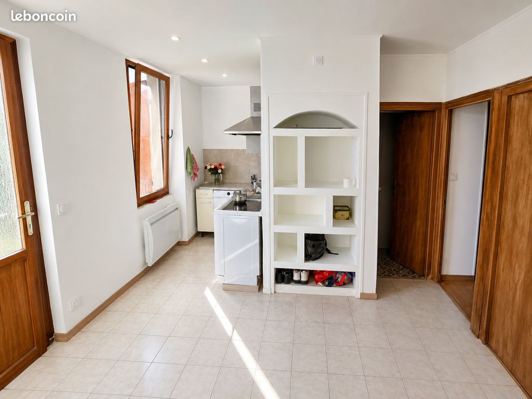 Appartement 3 pièces 53 m² · à Ugine · 53 m² · 780 €