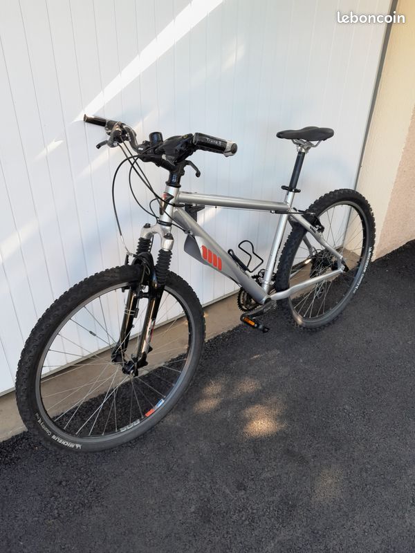 Poignées Vélo Sunn Vintage – Caoutchouc Noir – VTT / Chemin