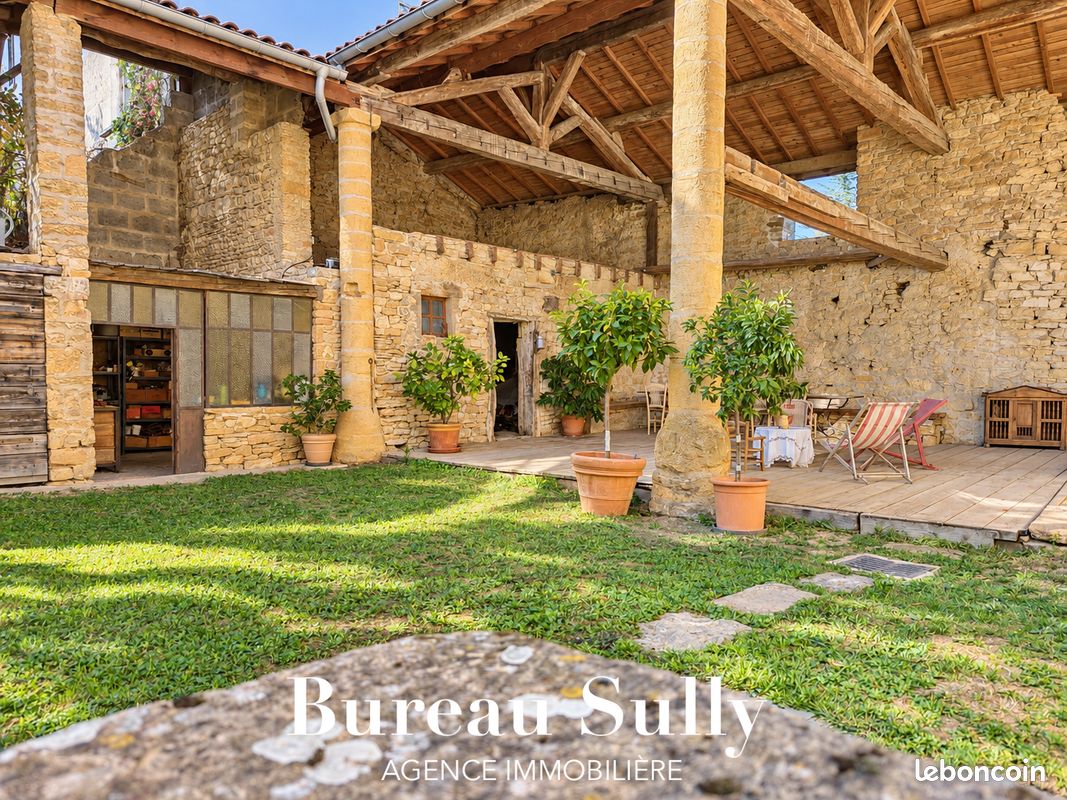 Maison 4 pièces 200 m² · à Poleymieux-au-Mont-d'Or · 200 m² · 765 000 €