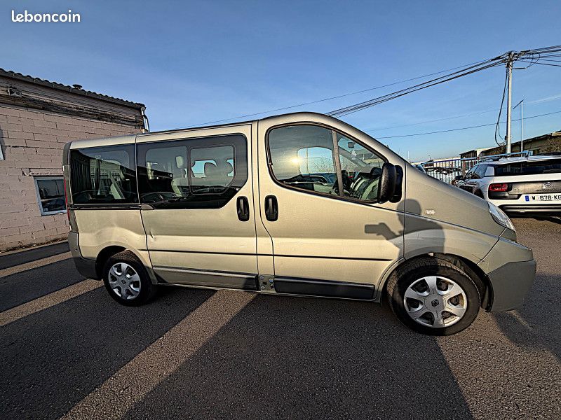 Renault TRAFIC II PASSENGER L1H1 1000 2.0 DCI 90CH AUTHENTIQUE (image 4)