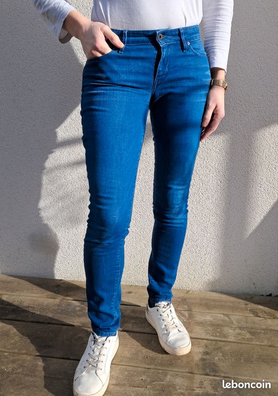 Jeans levis femme skinny demi curve S 36 W36 L32 Vêtements