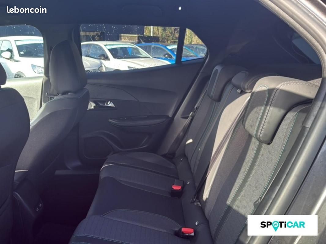 Peugeot 2008 PureTech 100 S&S BVM6 Allure Pack (image 10)