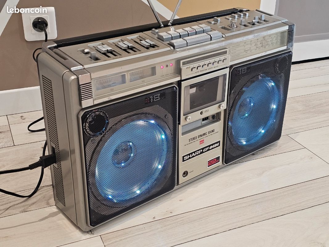 Kazetový radio magnetofon SHARP GF-5454 , Made in Japan , 80-tá léta