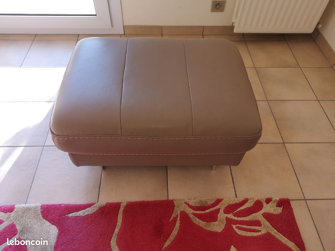 Vend canapé 3 places + pouf en cuir (image 5)