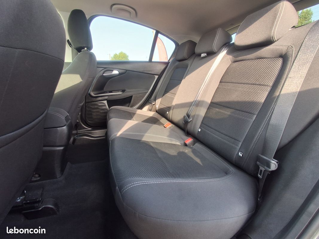 Fiat Tipo Lounge 1.6 Multijet 130 - 5 Places - GPS - Caméra (image 15)