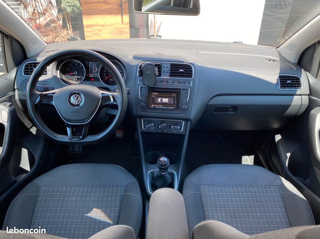 Volkswagen Polo 1.2 TSI Comfortline BlueMotion Tech 90ch/ Carnet/ Clim/ Ecran/ Radars/ 73000 kms (image 5)
