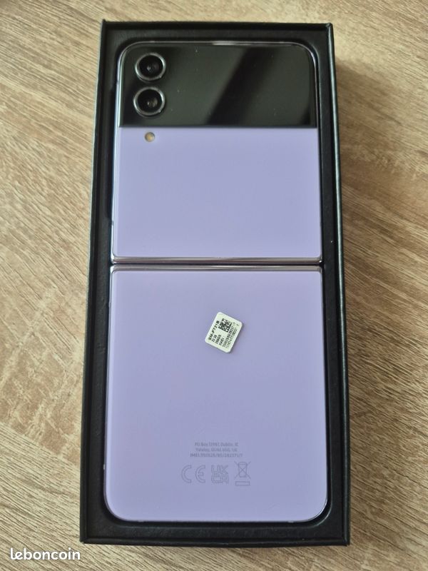 Samsung Z flip 4 (image 2)