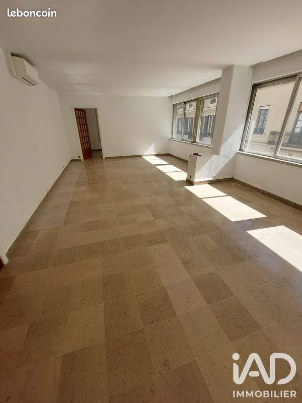 Appartement 3 pièces 113 m² · à Nîmes · 113 m² · 1 050 €/mois