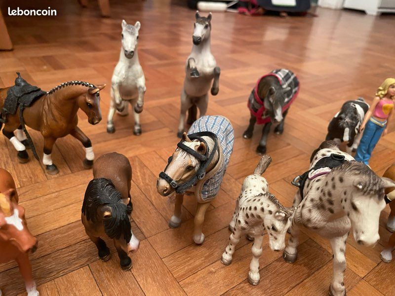 Lot de 18 chevaux avec personnages et accessoires, Schleich (image 4)