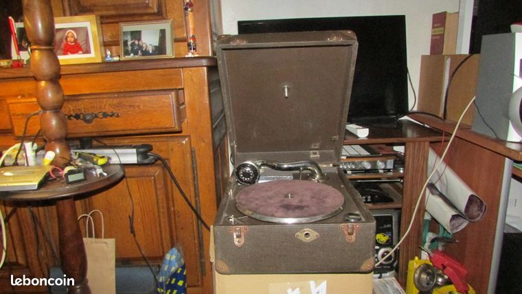 Gramophone a manivelle