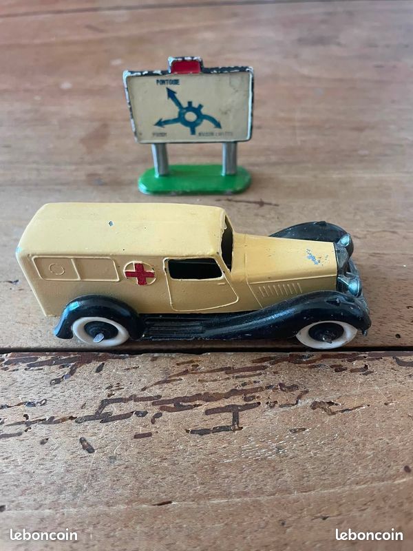 Dinky Toys GB Bentley Fourgonnette Ambulance réf : 30F (image 2)