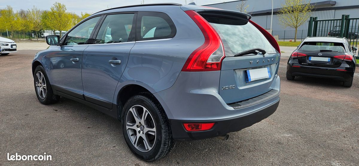 Volvo XC60 D3 163 CH DRIVE MOMENTUM BOITE MECANIQUE (image 8)