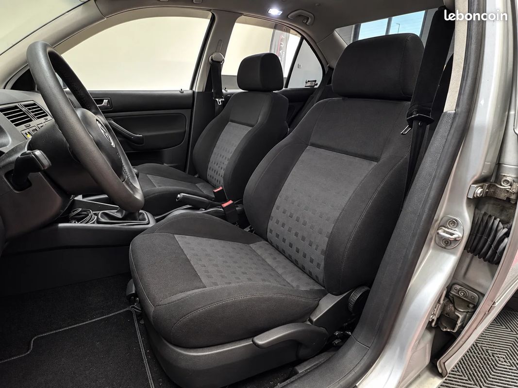 Volkswagen Bora 1.9 TDI Trendline BVM6 / Carplay / Suivi OK (image 10)