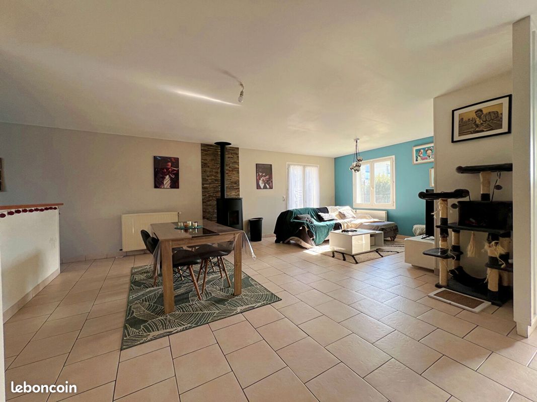 Maison 4 pièces 97 m² - La Couronne 16400 (image principale 1)