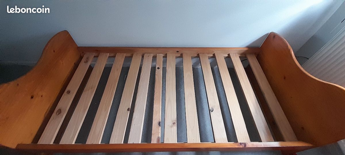 Lit en bois (image 3)