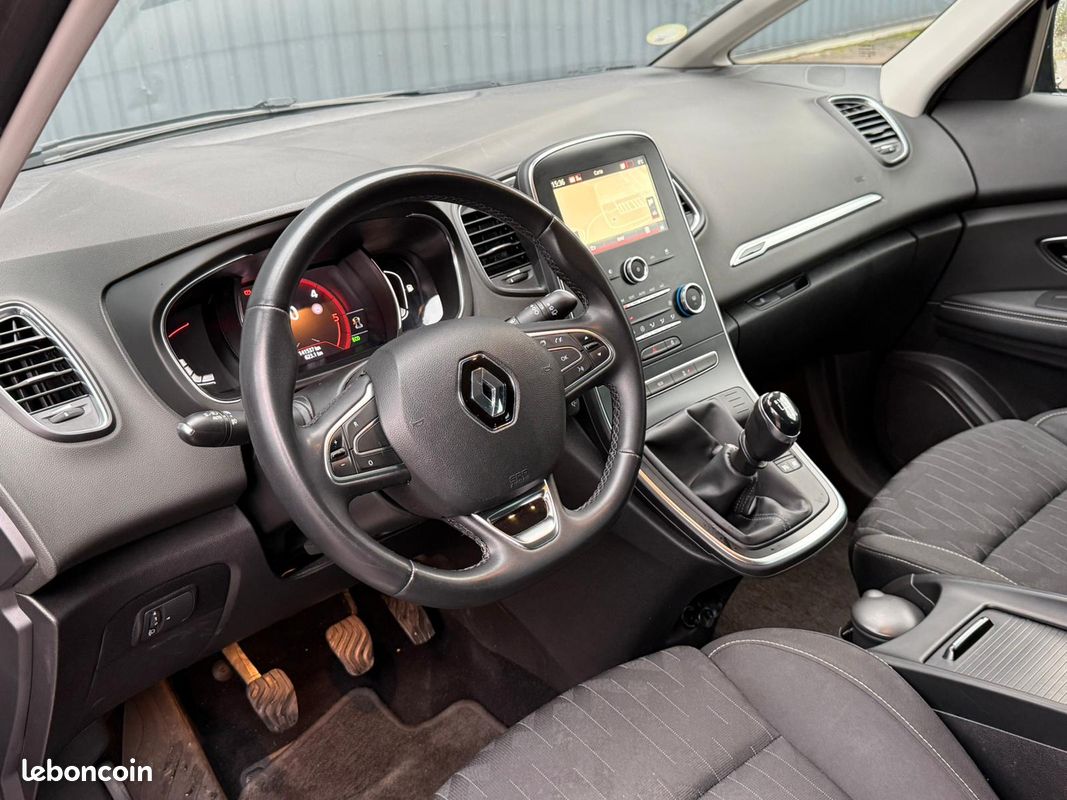 Renault Grand Scenic 1.7 Blue dCi 120ch Limited 7 places (image 3)