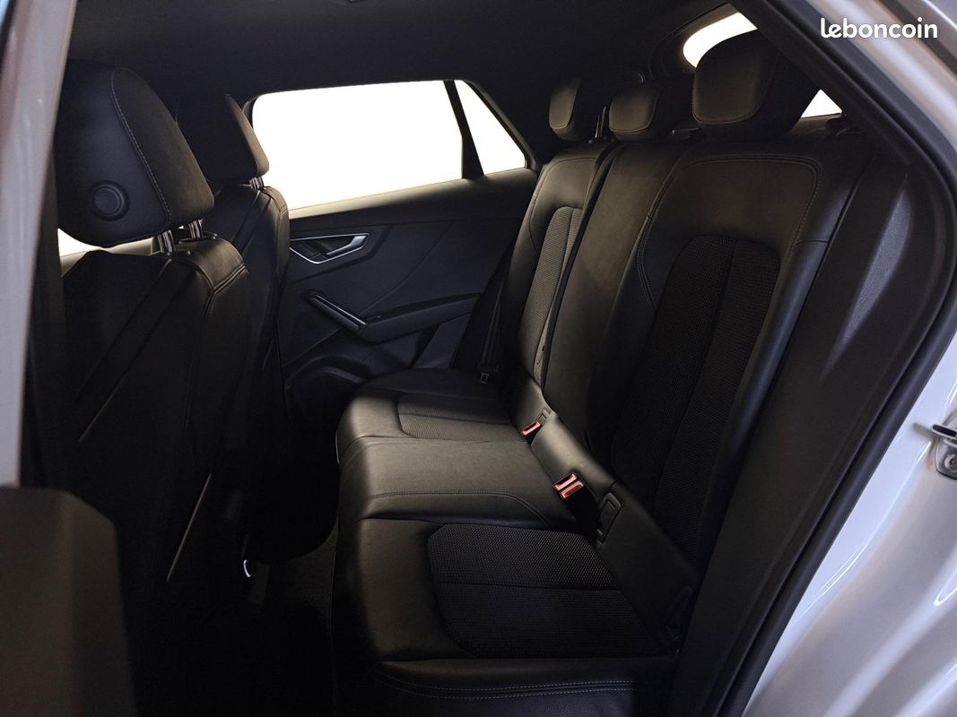 AUDI Q2 35 TFSI COD 150 S tronic 7 S Line (image 12)