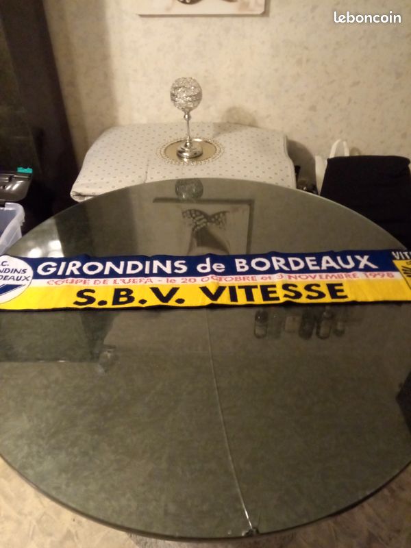 Av écharpe girondins de Bordeaux ... (image 1)