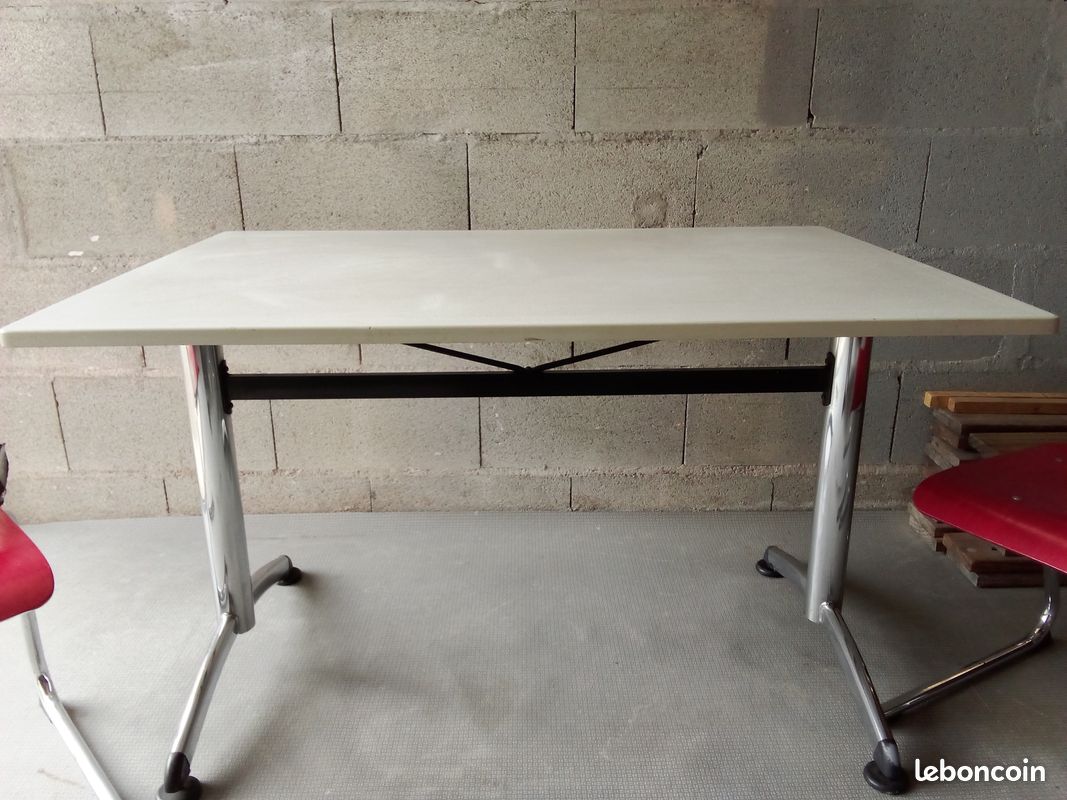 Table bureau et chaises (image 1)