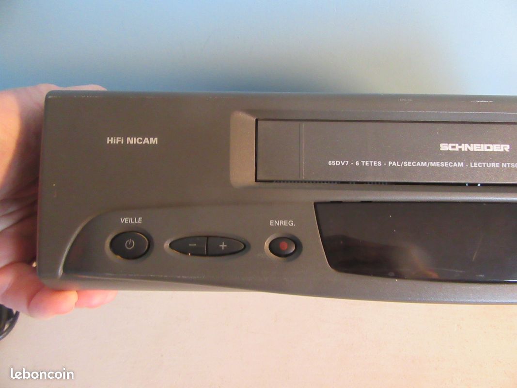 SCHNEIDER 65DV7 Magnétoscope VHS sans télécommande Bon état
