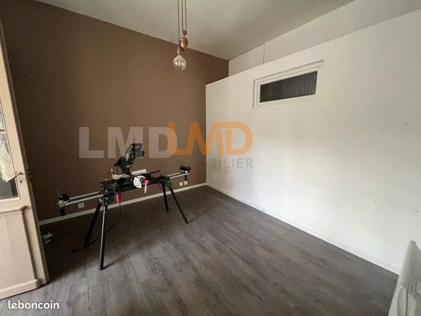 https://img.leboncoin.fr/api/v1/lbcpb1/images/d6/d5/d1/d6d5d14476a5fdee3fd71c09f81631e54bf2c703.jpg?rule=ad-image