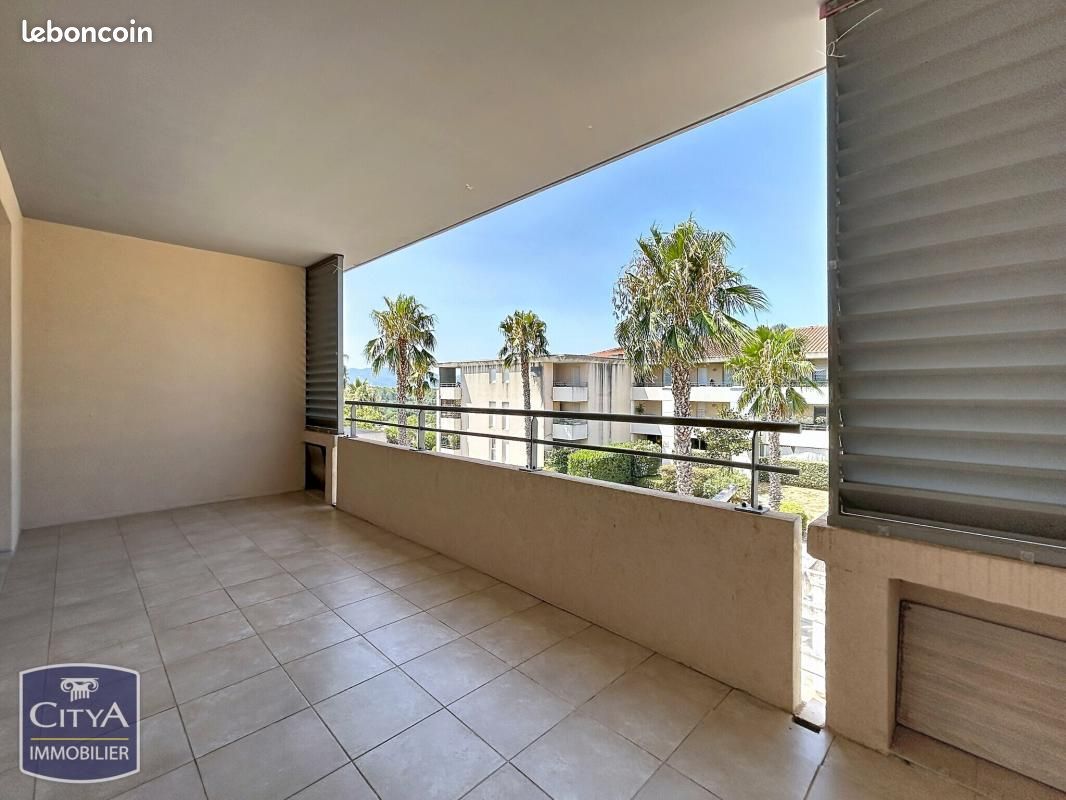 Appartement 1 pièce 28 m² · à Roquebrune-sur-Argens · 28 m² · 127 000 €