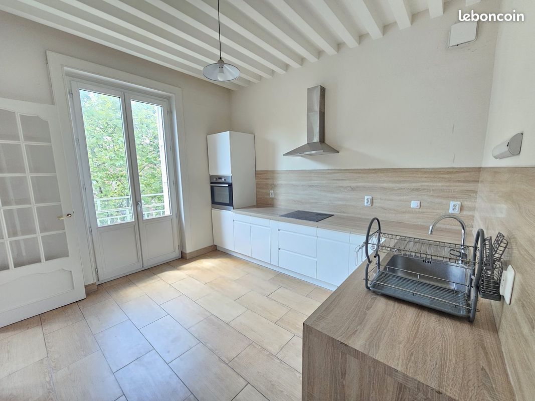 Appartement 5 pièces 120 m² · à Saint-Étienne · 120 m² · 895 €