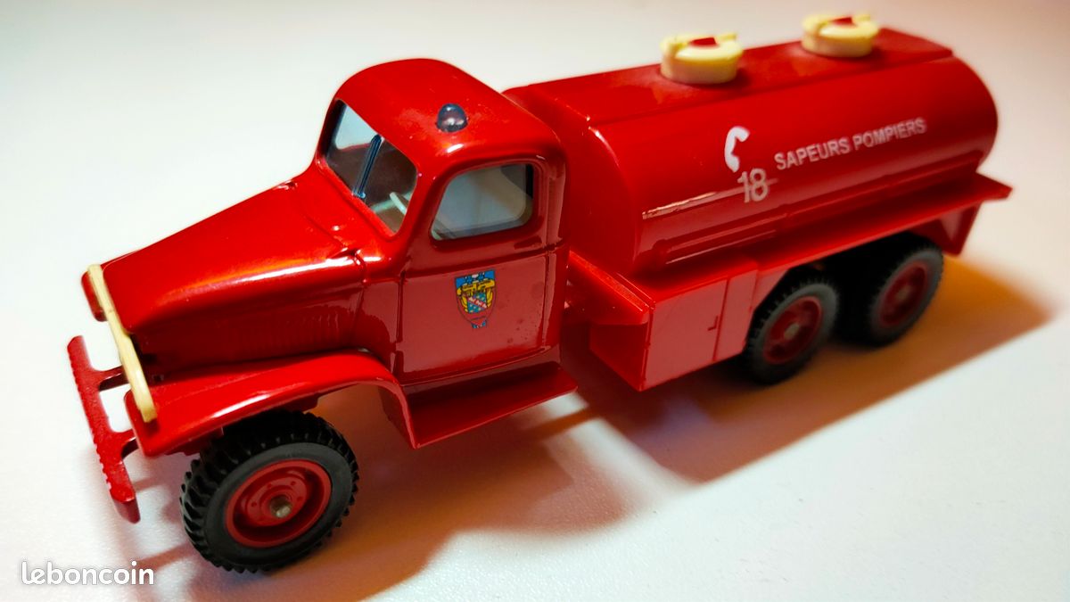 SOLIDO °°° CAMION GMC POMPIER AVEC BATEAU °°° 1/43 ème (Gebraucht) in