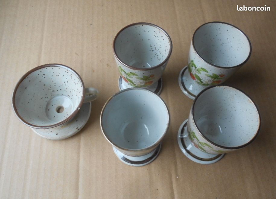 Lot 4 tasse céramique émaillée + entonnoir (image 2)