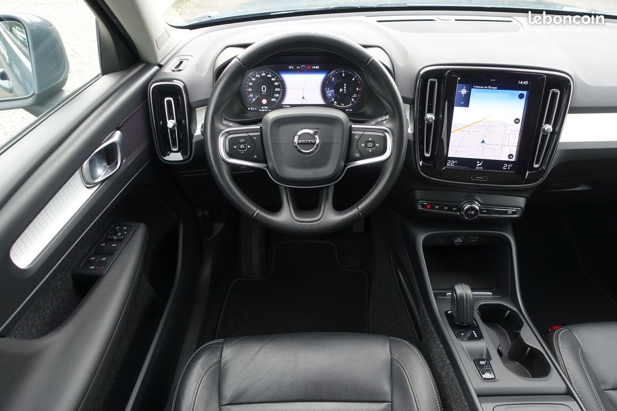 XC40 D3 2.0 Geartronic 150ch Momentum Cuir/Gps Europe/Caméra de recul/Full LED/Accès confort/Régulateur/Carplay/Hayon électrique/1*Main/Garantie 12 mois (image 13)
