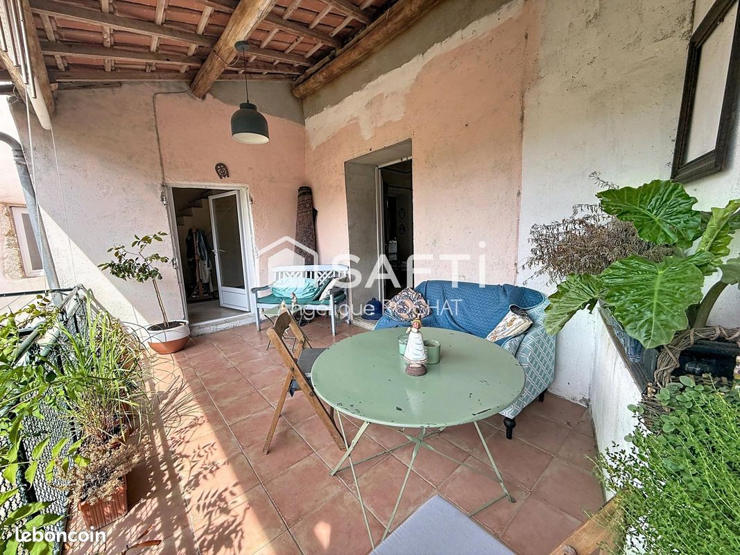 Maison 6 pièces 149 m² · à Saint-Nazaire-de-Ladarez · 149 m² · 195 000 €