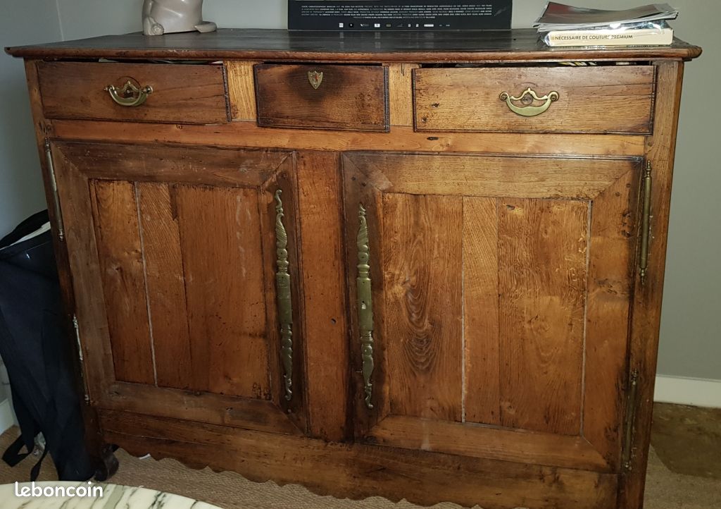 Buffet en chêne clair 19 eme (image 1)