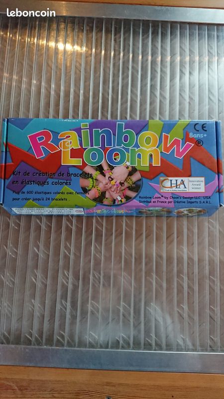 Rainbow loom (image 1)