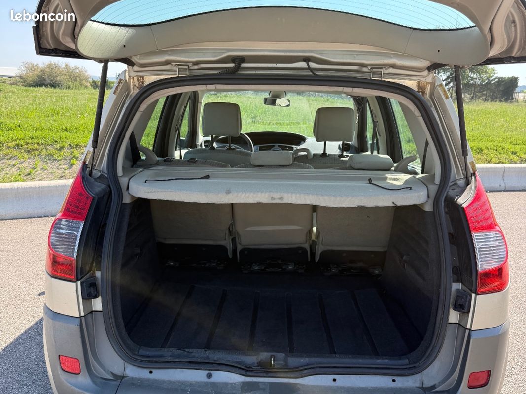 RENAULT SCENIC II 1.9 dCi 130 FAP Exception Proactive A (image 9)