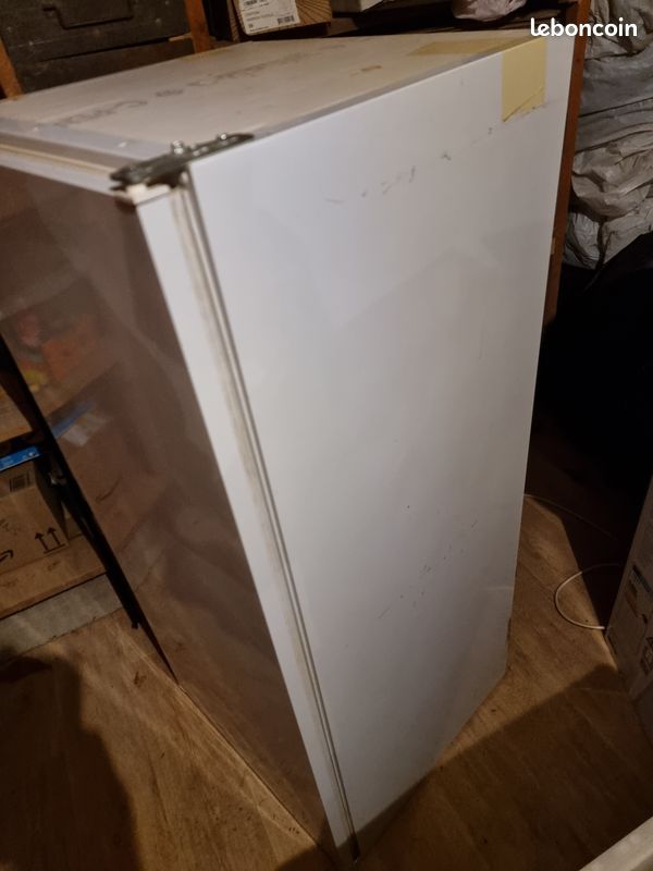 Réfrigérateur HOTPOINT BS 2321 EU - Encastrable 220L (image 2)