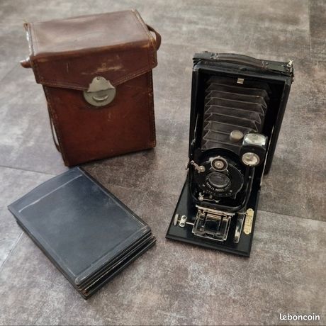 Appareil photo ancien, Cabossel Et Hude 9x12. Objectif Roussel