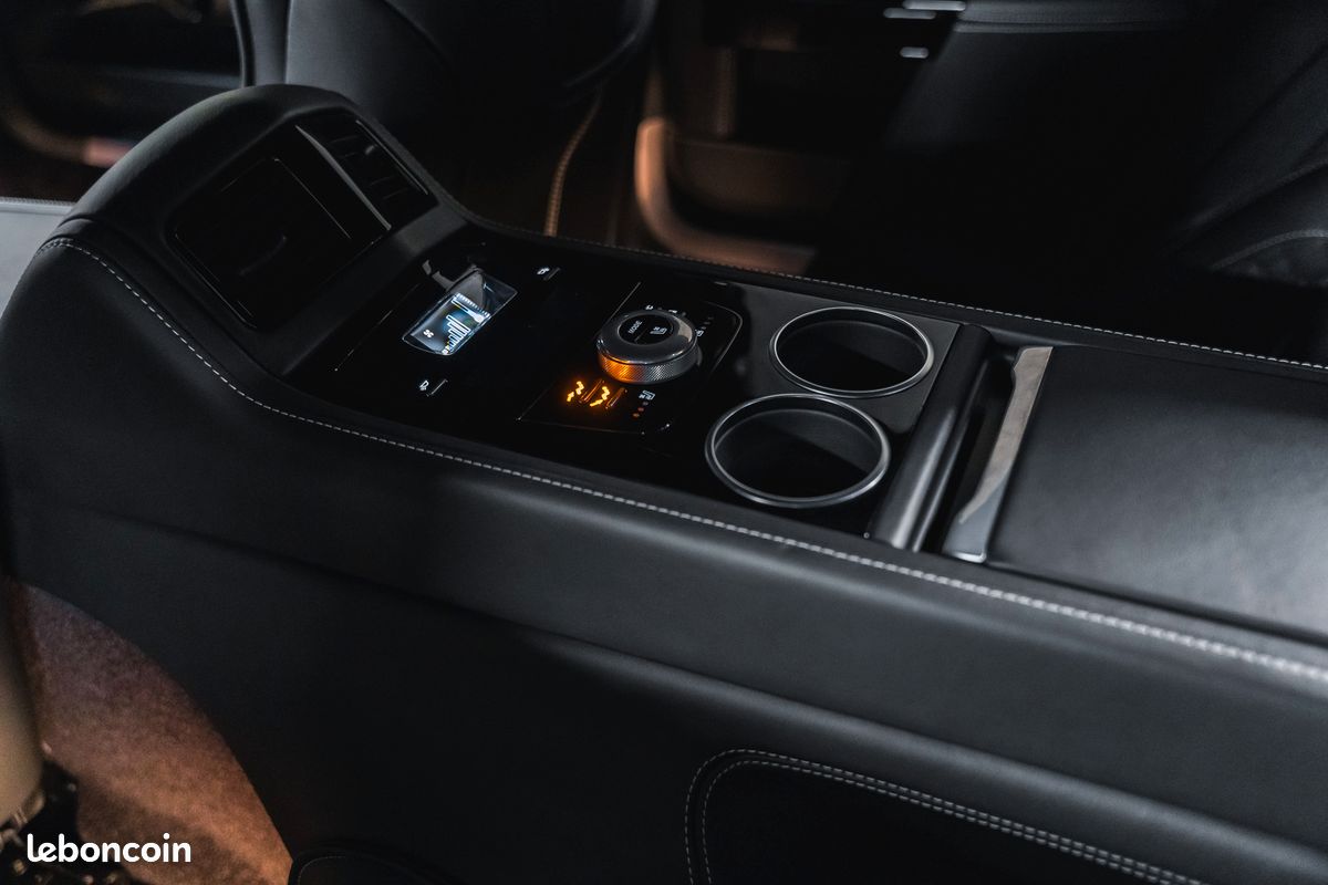 Aston Martin Rapide S Shadow Edition V12 6.0 574 - Modèle spécial, teinte et options exclusives (image 15)