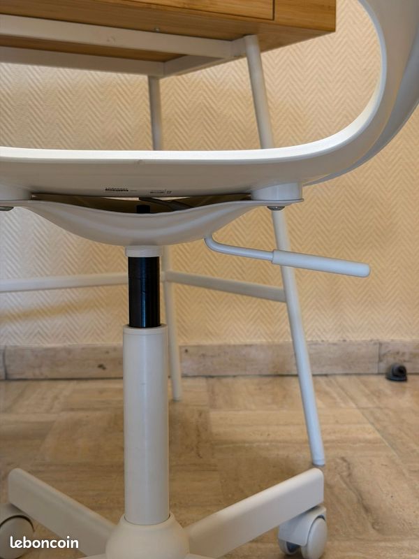 Bureau + chaise Ikea (image 6)