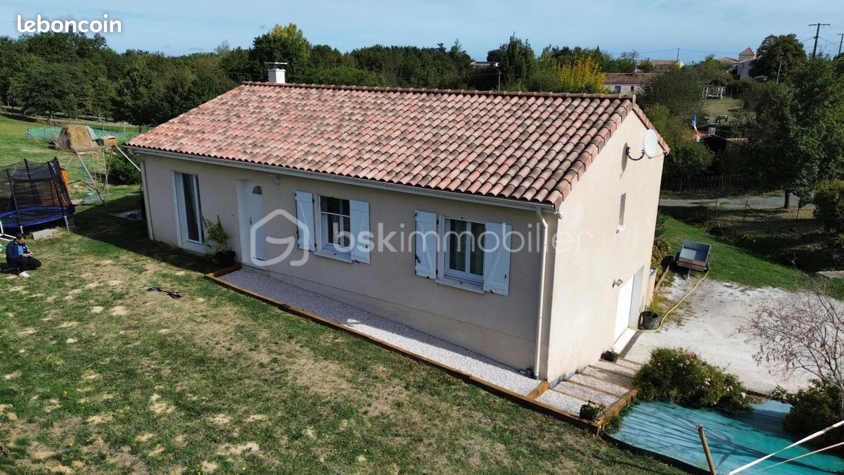 Maison 4 pièces 84 m² · à Sainte-Colombe-en-Bruilhois · 84 m² · 240 000 €