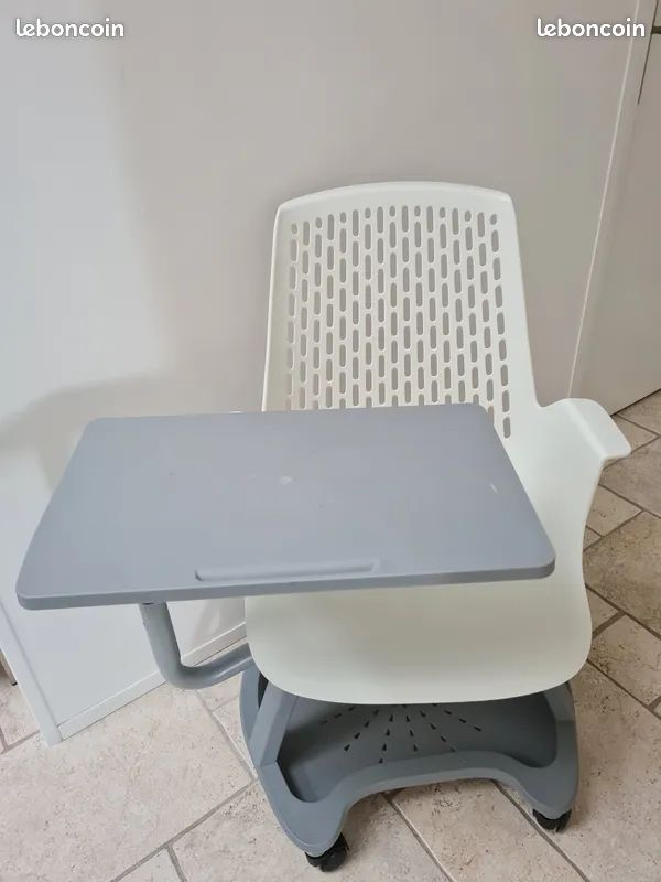 Chaise coque mobile avec tablette, sur 6 roulettes (image 1)