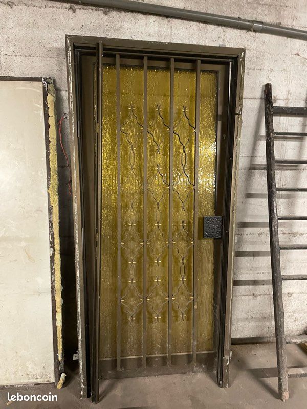 Porte d’entrée aluminium (image 1)