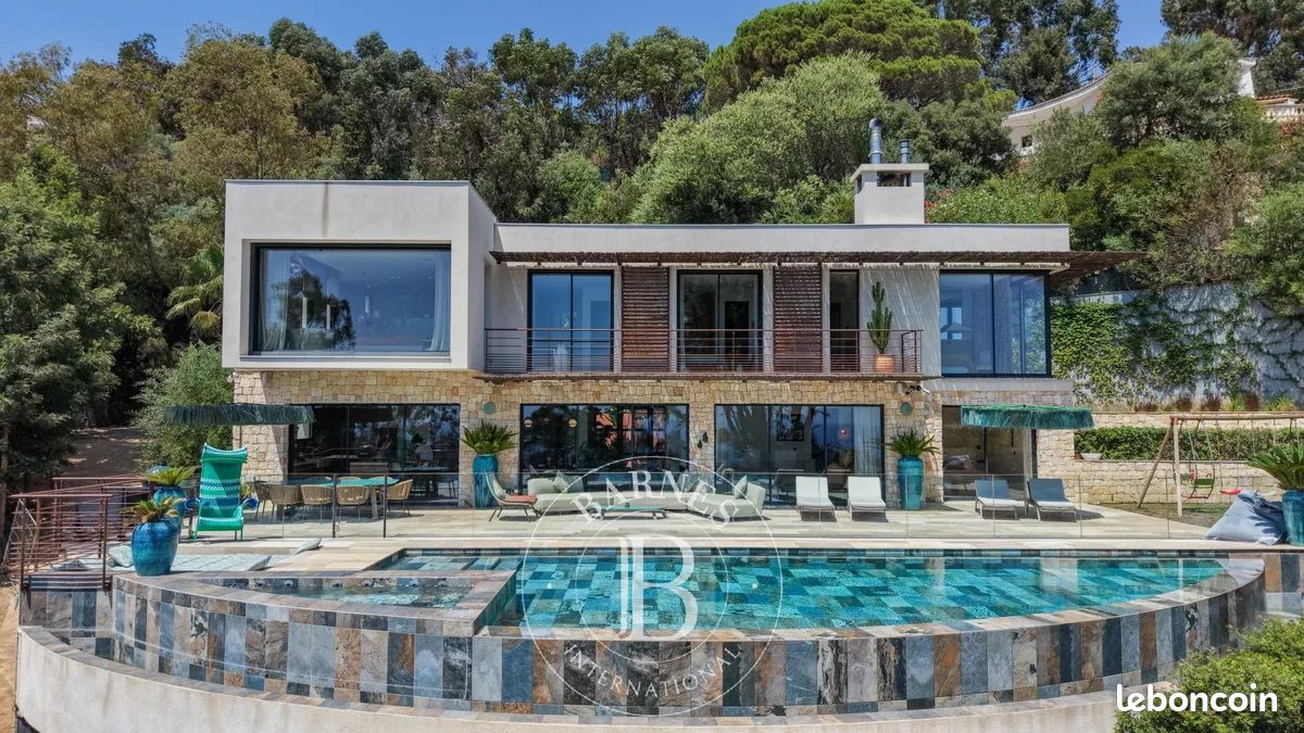 Maison 8 pièces 390 m² · à Vallauris · 390 m² · 7 500 000 €