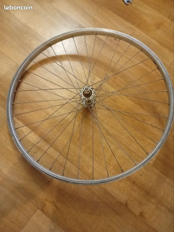 Roue de vélo à terre avant 70100-19 avec pneu, Guadeloupe