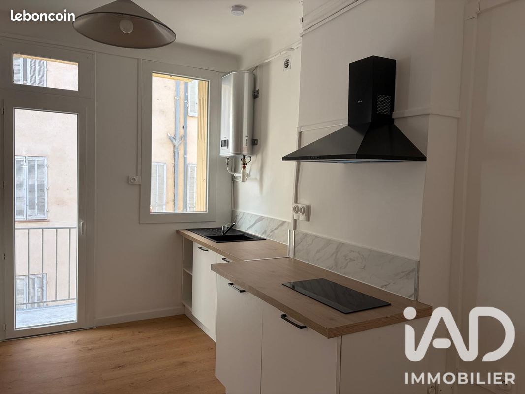 Appartement 4 pièces 81 m² · à Toulon · 81 m² · 940 €