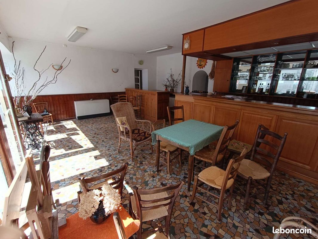 Maison 8 pièces 188 m² · à Saint-Martin-la-Méanne · 188 m² · 92 000 €